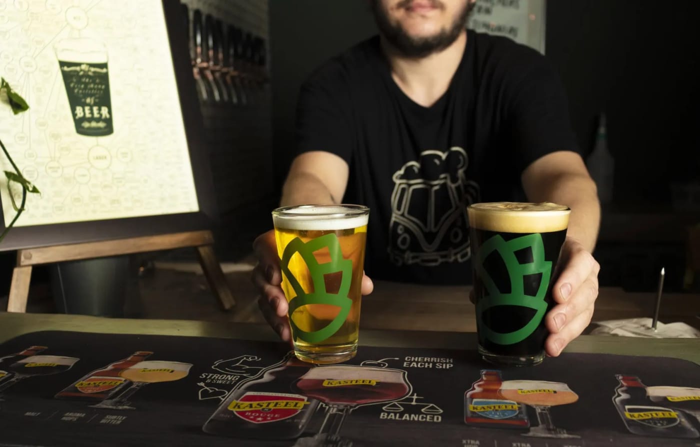 Cerveza artesanal en Vecindario Beer Garden, Cuernavaca